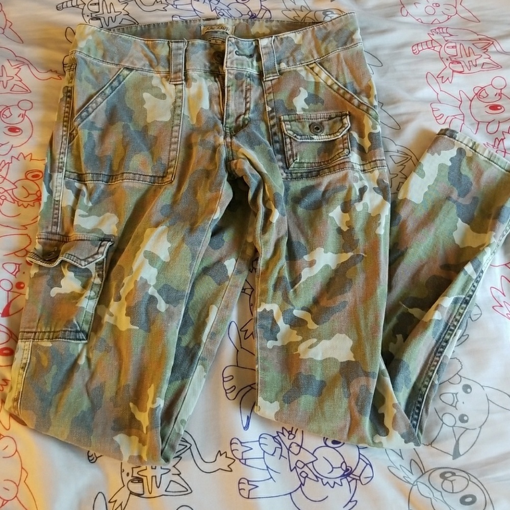 Be Bop camo very skinny jeans cargo pocket